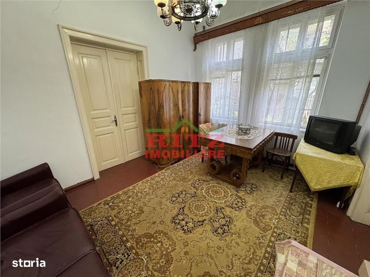 Casă cu 4 camere cu Teren 211 Mp în Orașul de Jos