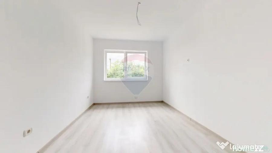 Apartament cu 3 camere decomandat în Sânpetru
