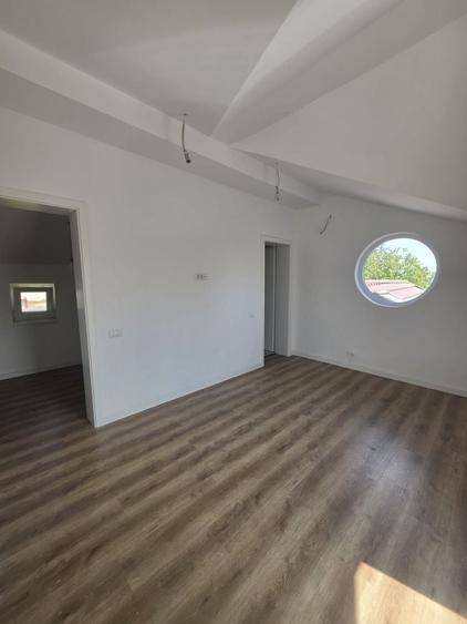 Casă individuală cu 5 camere cu Teren 550 Mp în Berceni