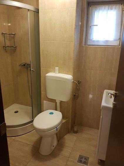 Apartament cu 3 camere decomandat, mobilat în Exterior Nord