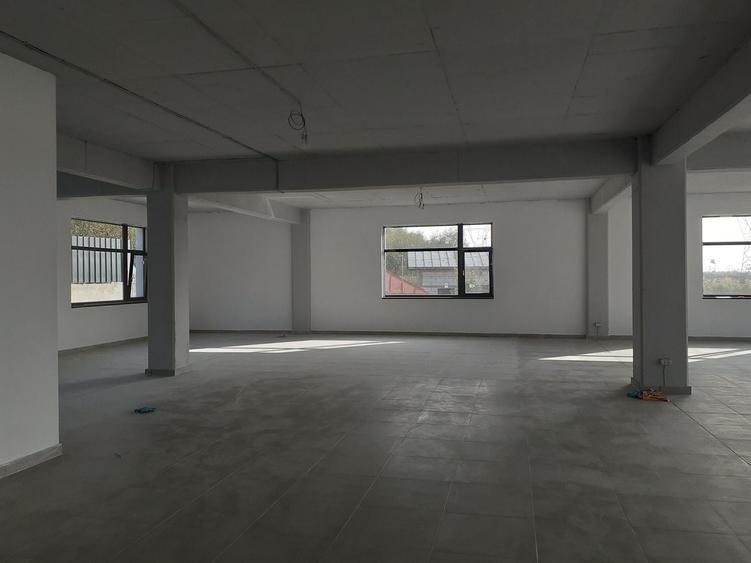 Spațiu comercial, de 1,557 mp, în Cățelu