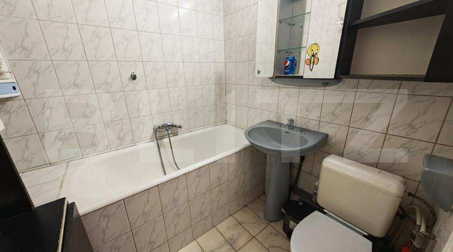 Apartament cu 3 camere decomandat, mobilat în Nufărul