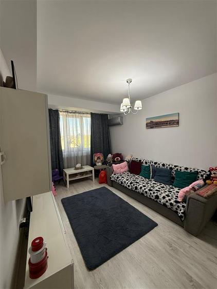 Apartament cu 2 camere semidecomandat în Aeroport