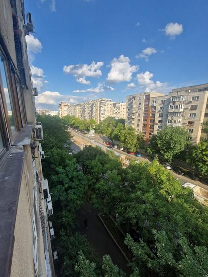 Apartament cu 3 camere în Tineretului