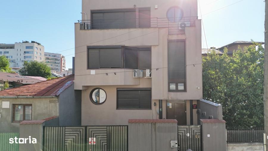 Casă cu 6 camere cu Teren 220 Mp în 13 Septembrie