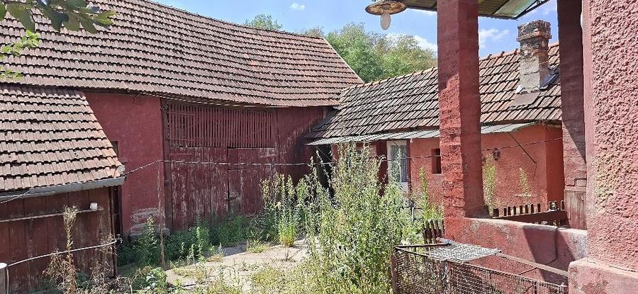 Casă cu 2 camere cu Teren 756 Mp în Central