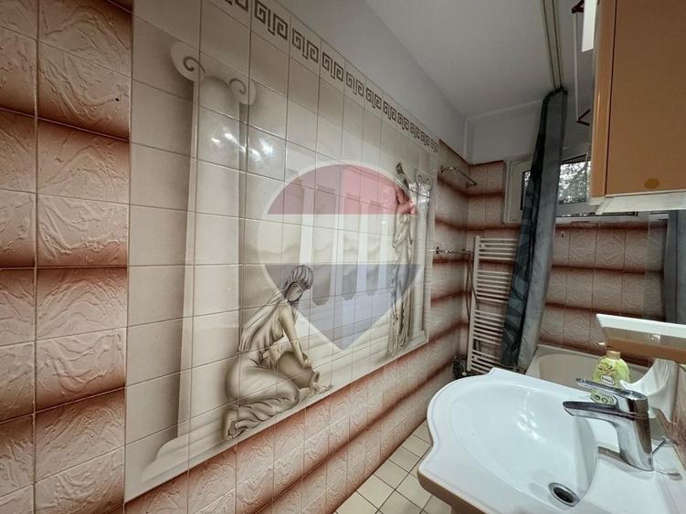 Apartament cu 2 camere semidecomandat, mobilat în Poltur