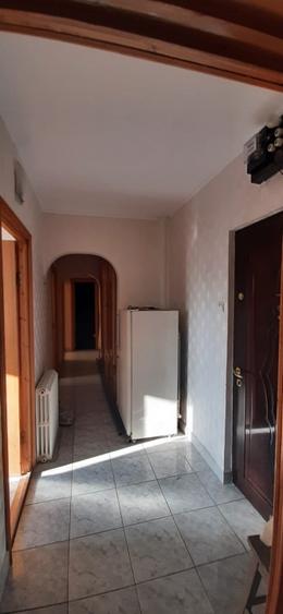 Apartament cu 3 camere decomandat în Plantelor