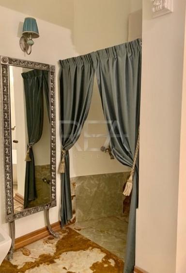 Casă individuală cu 27 camere cu Canalizare în Central