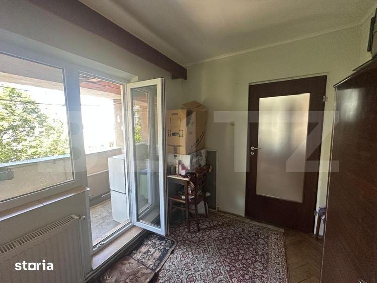 Apartament cu 4 camere decomandat în Micro 16