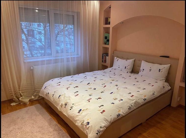 Apartament cu 3 camere decomandat în Central