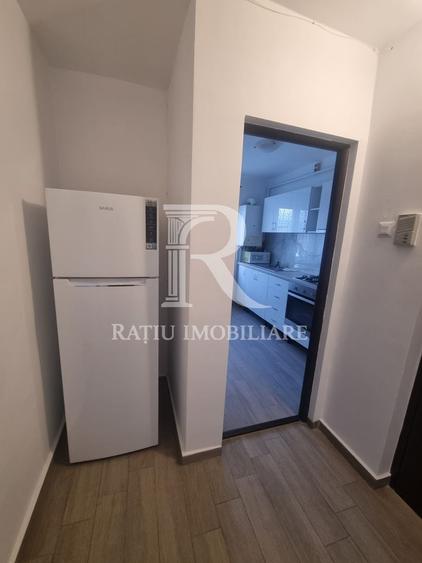Apartament cu 2 camere semidecomandat, mobilat în Gojdu