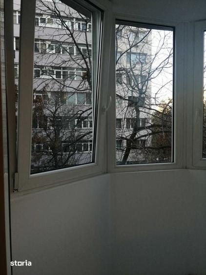 Garsonieră decomandată în Titan