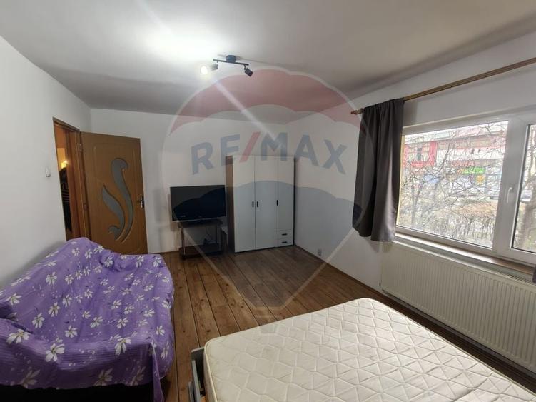Apartament cu 3 camere decomandat, mobilat în Republicii