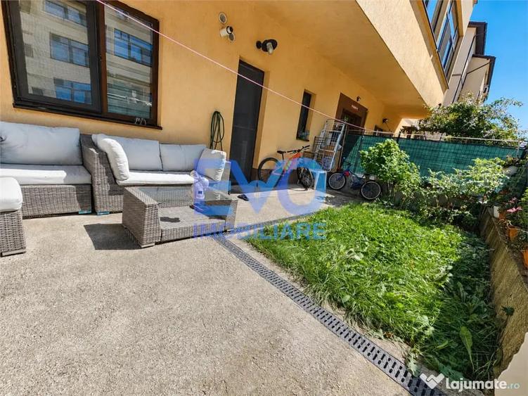 Garsonieră decomandată în Valea Adâncă