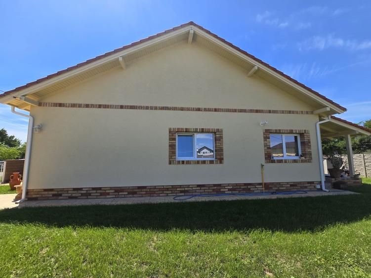 Duplex cu 3 camere cu Teren 300 Mp în Bucovăț (Remetea Mare)