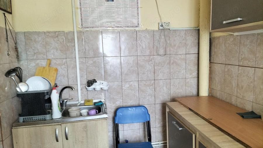 Apartament cu 4 camere decomandat în Central