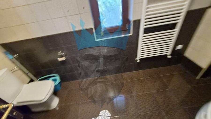 Casă individuală cu 7 camere cu Canalizare în Voluntari