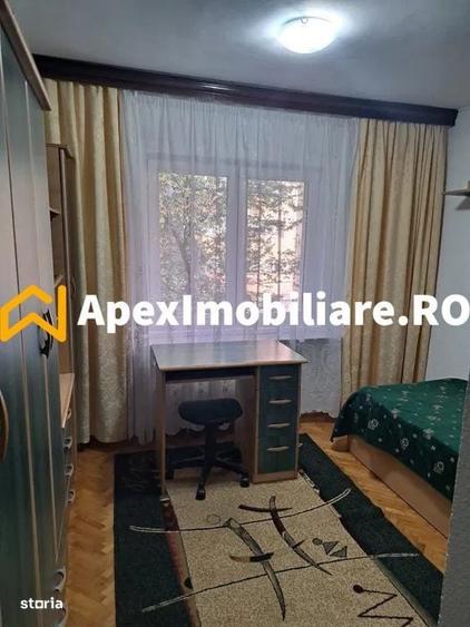 Apartament cu 3 camere decomandat în Obor