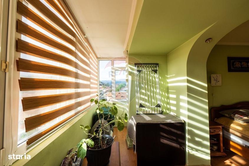 Apartament cu 3 camere de vanzare in Centrul orasului Campulung - 14
