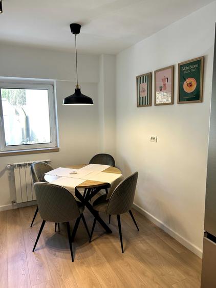 Apartament cu 3 camere semidecomandat în Dorobanți