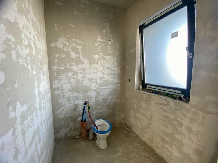 Duplex cu 4 camere cu Canalizare în Dezmir