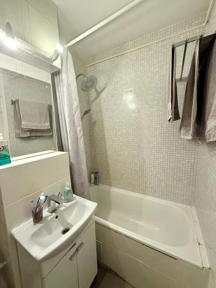 Apartament cu 2 camere decomandat în Complex Studențesc