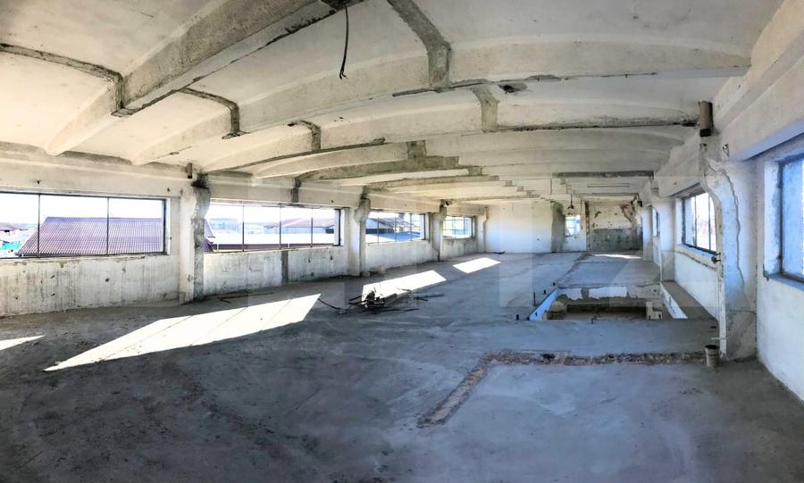 Spațiu comercial, de 780 mp, în Vest