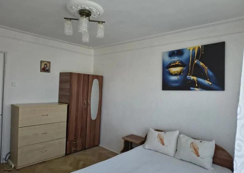 Apartament cu 2 camere semidecomandat în Filiași