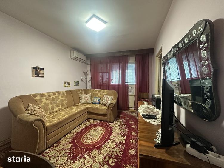 Apartament cu 3 camere semidecomandat în Malu Roșu