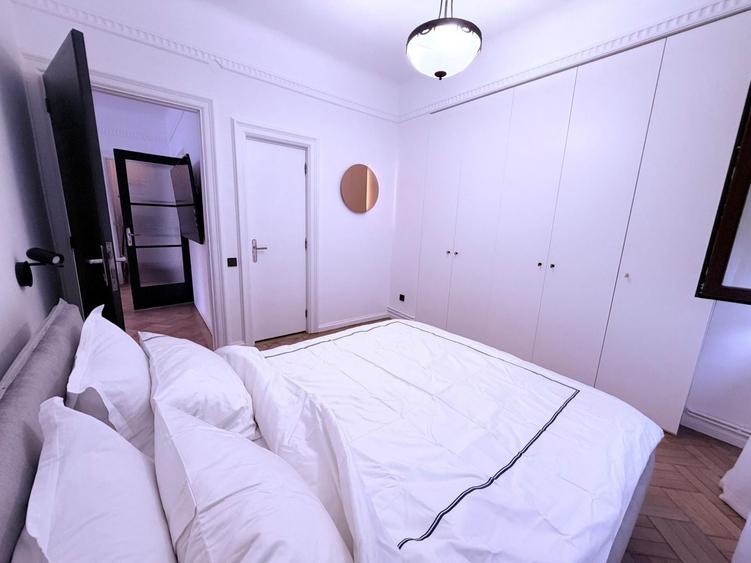 Apartament cu 3 camere, mobilat în P-ța Romană