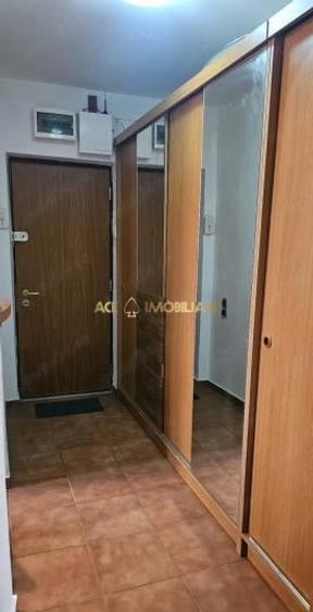 Apartament cu 2 camere semidecomandat, mobilat în Mihai Bravu