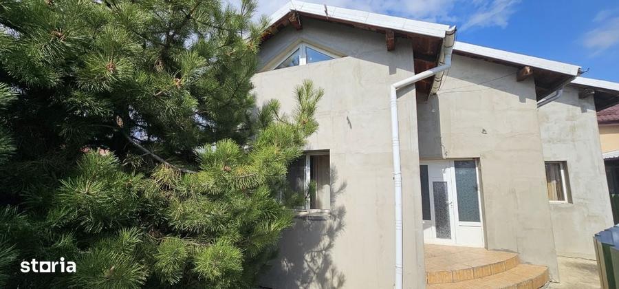 Casă cu 3 camere cu Teren 544 Mp în Central