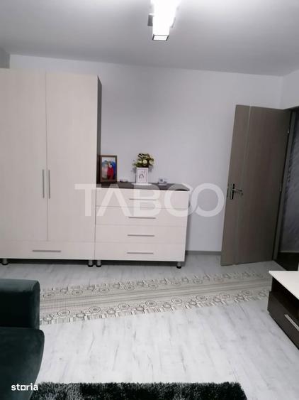 Apartament cu 2 camere semidecomandat, mobilat în Central