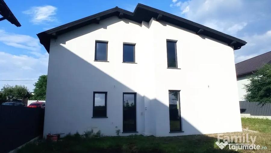 Casă cu 5 camere cu Teren 800 Mp în Burdujeni