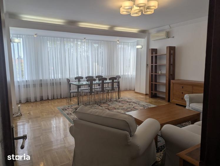 Apartament cu 3 camere decomandat în Primăverii