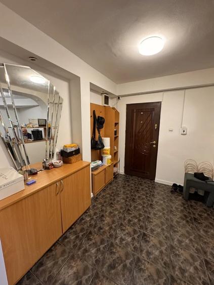 Apartament cu 4 camere decomandat în Lăpuș Argeș