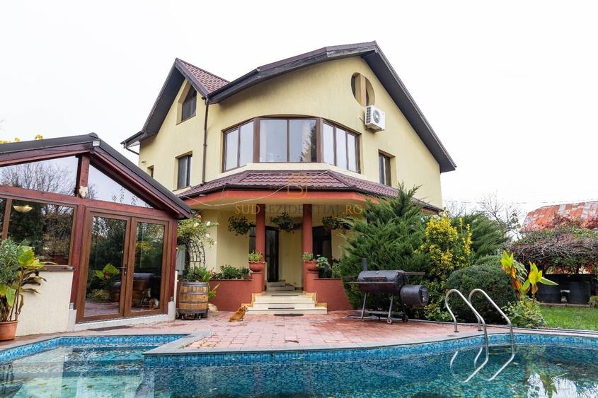 Casă individuală cu 6 camere cu Piscina în Sud-Est