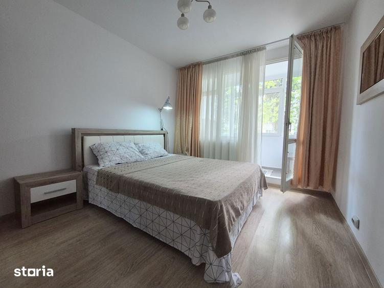 Apartament cu 3 camere decomandat în Berceni