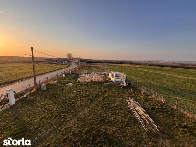 Casă cu 6 camere cu Teren 2310 Mp în Sânmartin