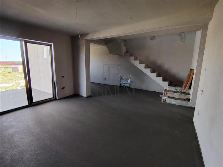 Duplex cu 4 camere cu Canalizare în Moșnița Veche