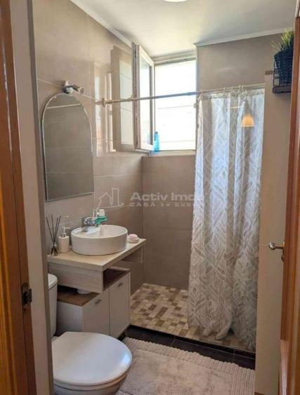 Apartament cu 3 camere decomandat în Vârteju