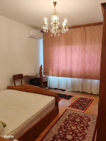 Apartament cu 4 camere în Drumul Taberei