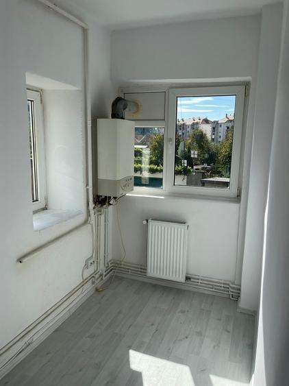 Garsonieră decomandată în Central