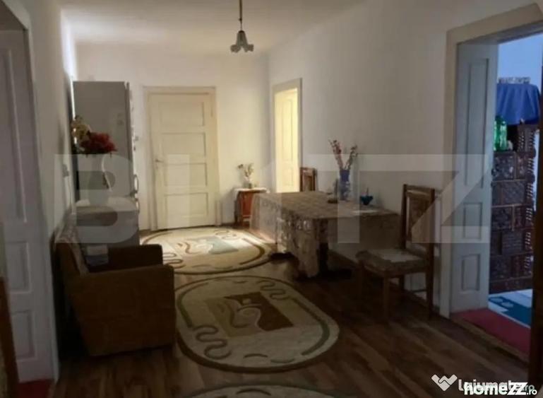Casă cu 6 camere cu Teren 1000 Mp în Central