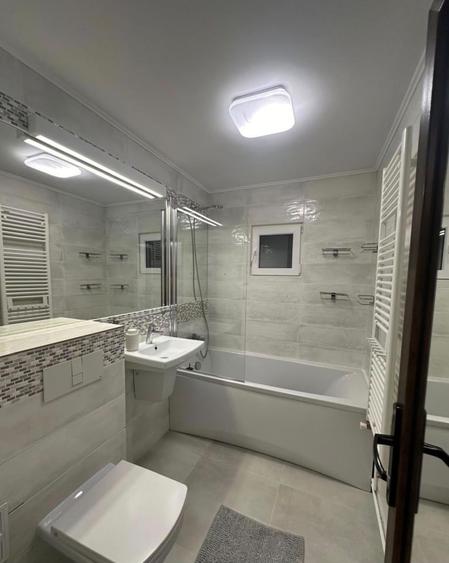 Apartament cu 3 camere decomandat, mobilat în Plopilor