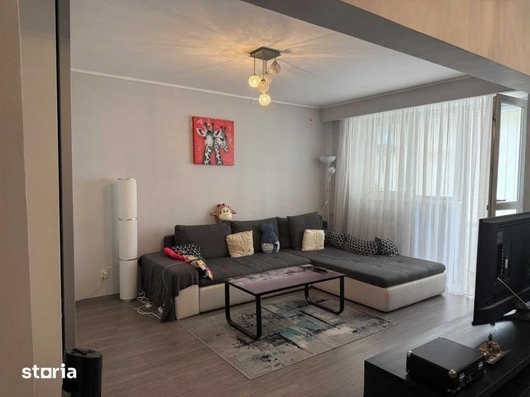 Apartament cu 3 camere în Drumul Taberei