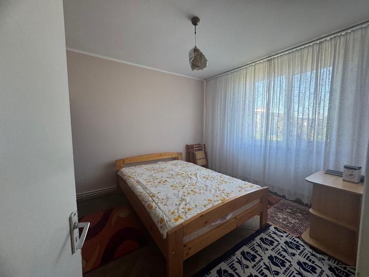 Apartament cu 2 camere semidecomandat în Abator