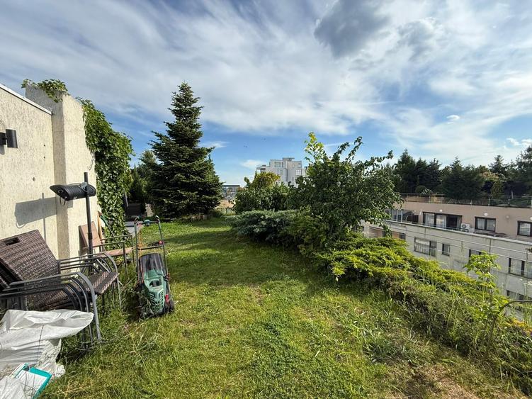 Penthouse cu 4 camere decomandat, mobilat în Herăstrău