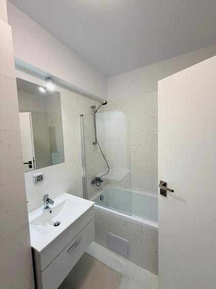 Apartament cu 2 camere decomandat în Calea București